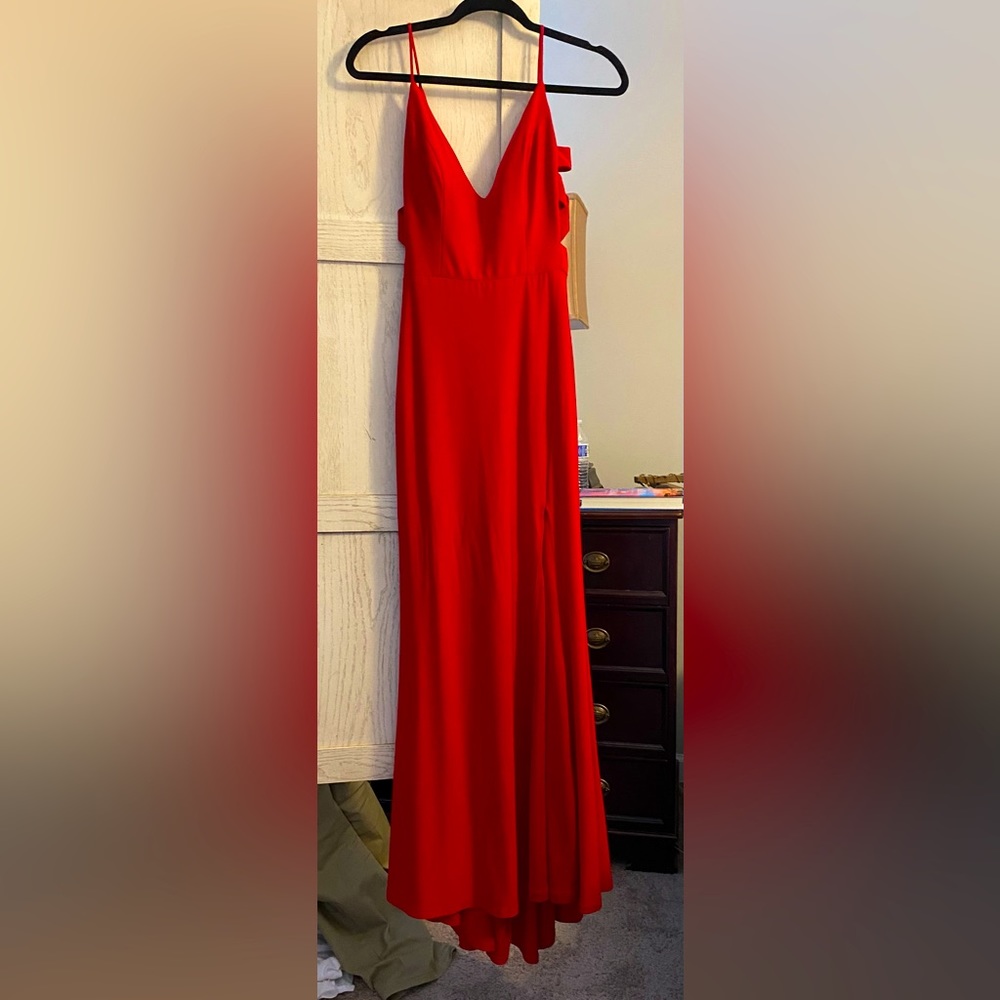 Gorgeous red full length formal gown size 1/2. Built in bra.